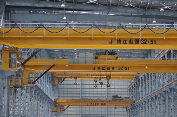 靖起-提倡輕量化、節能橋式起重機 