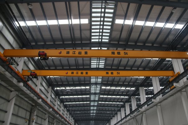 為何行車生產廠家推薦使用歐式起重機？